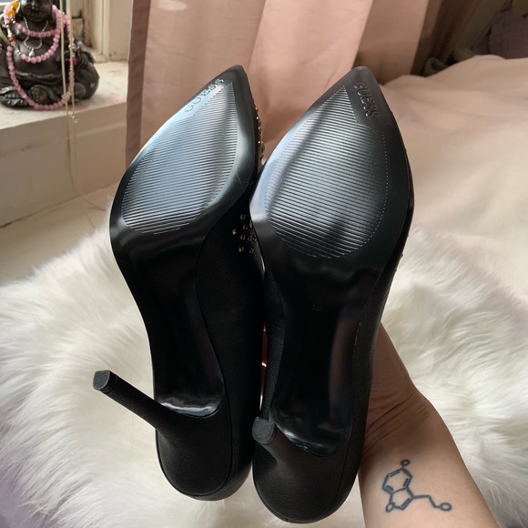 NWB Guess Black Leather Pumps - Picture 4 of 5